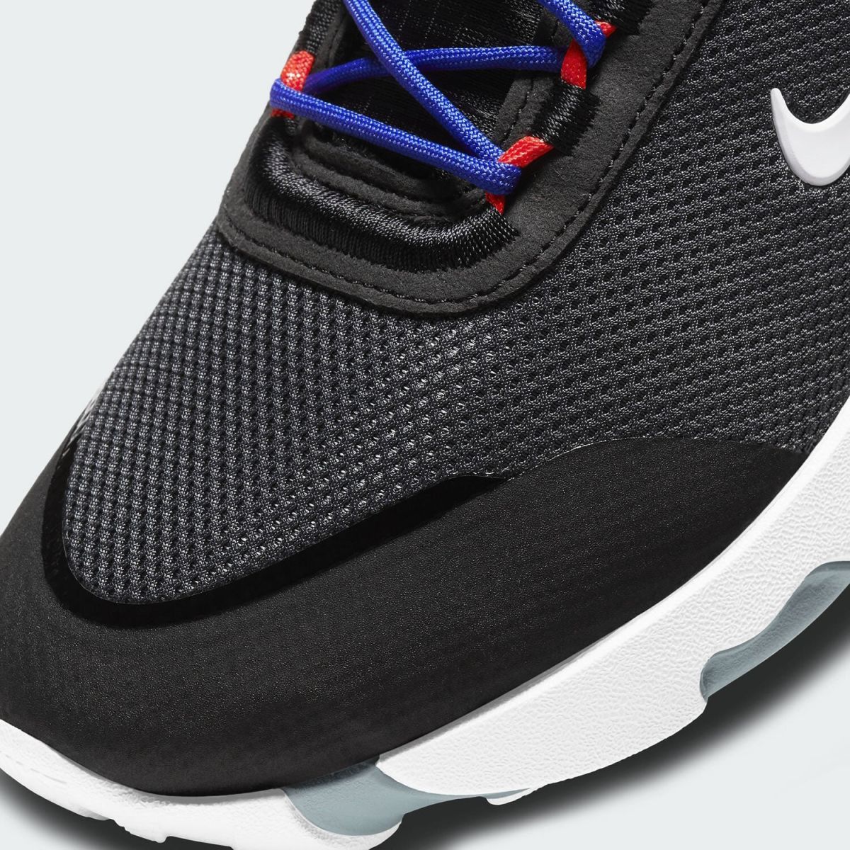 Кроссовки NIKE REACT LIVE Кроссовки NIKE REACT LIVE