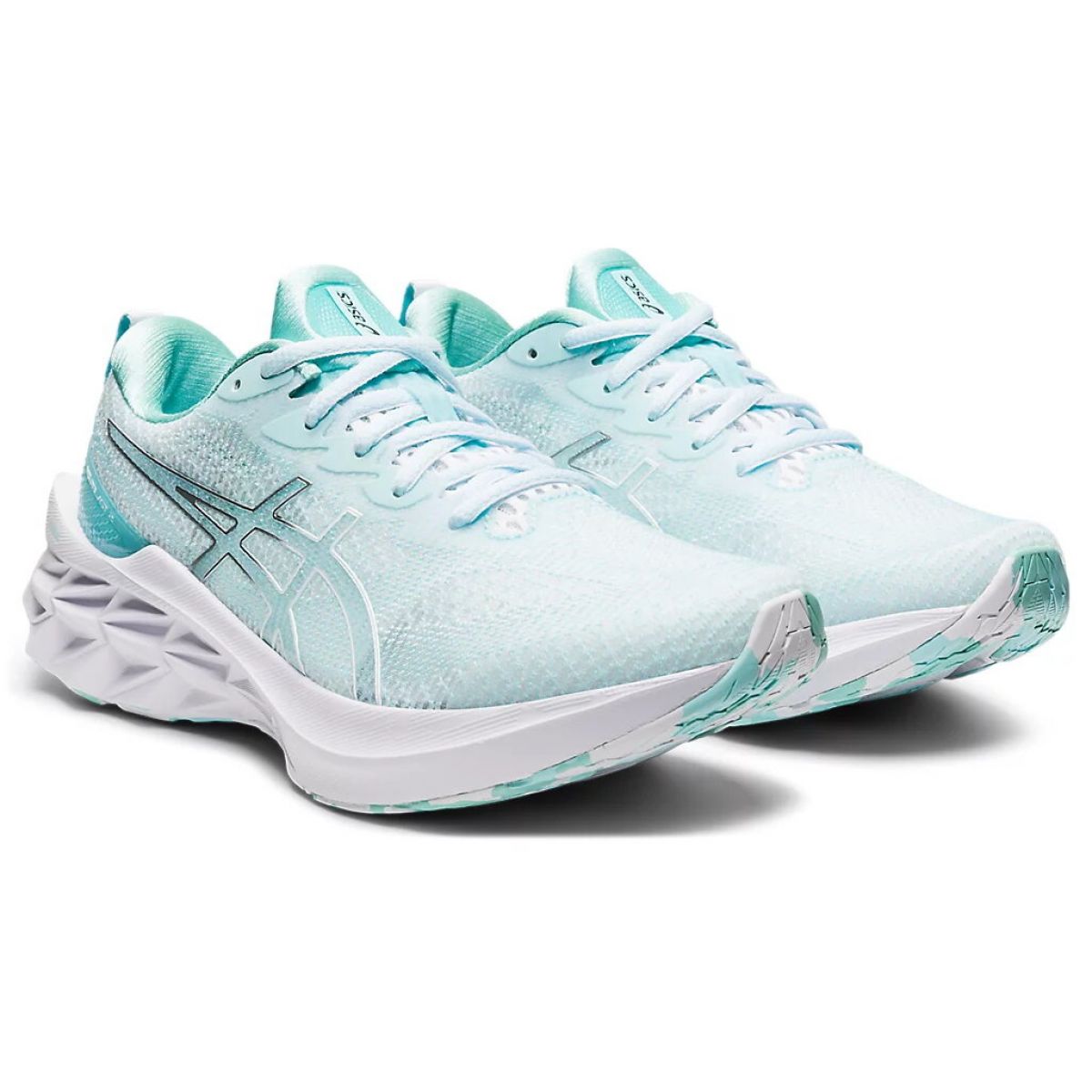 Кроссовки ASICS NOVABLAST 2 LE Кроссовки ASICS NOVABLAST 2 LE