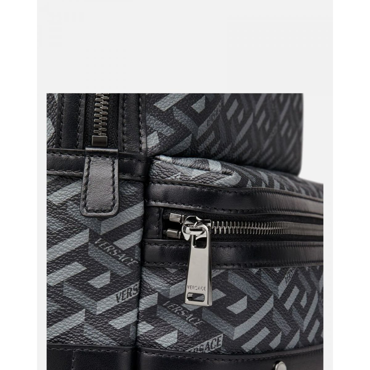 Рюкзак Versace La Greca Signature серый Рюкзак Versace La Greca Signature серый