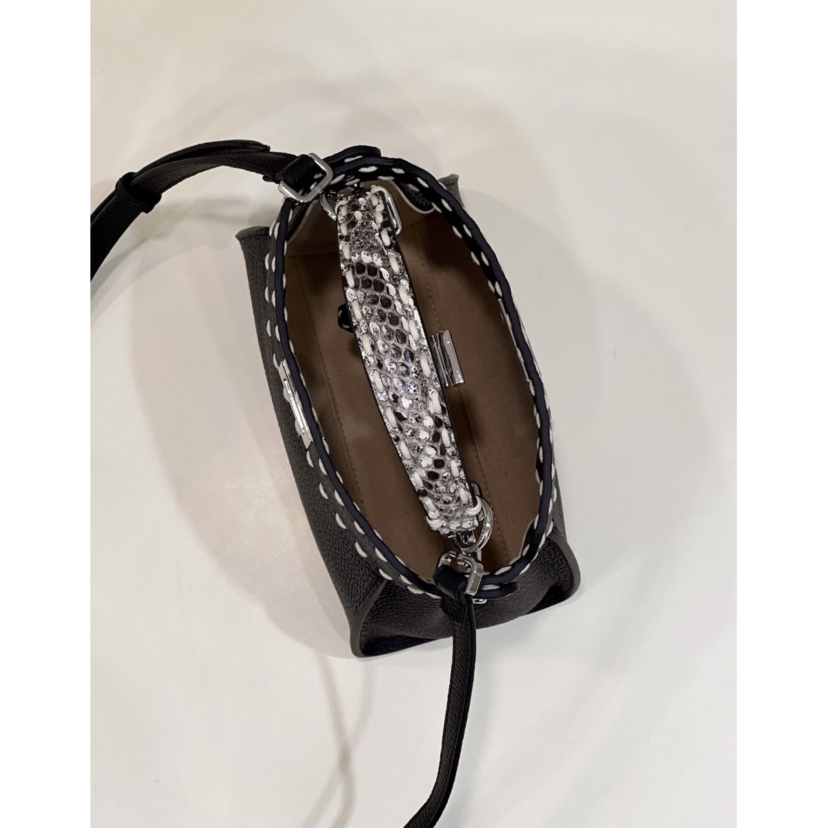 Дамская сумка Fendi Peekaboo ISEEU Дамская сумка Fendi Peekaboo ISEEU